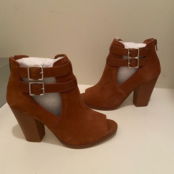 Brand new size 6 Gianni bini Brown/cognac Suede Booties - Picture 1 of 8